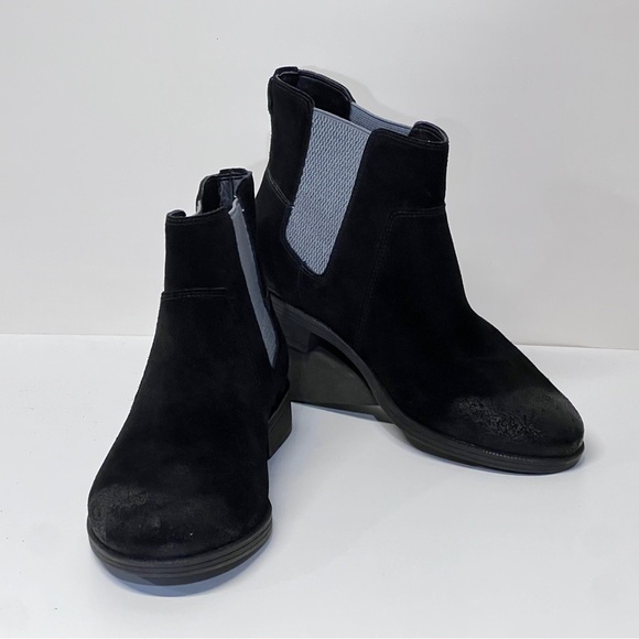 VIONIC Black suede ALANA Water‎ repellant Chelsea ankle boots size 7.5 - Picture 1 of 9